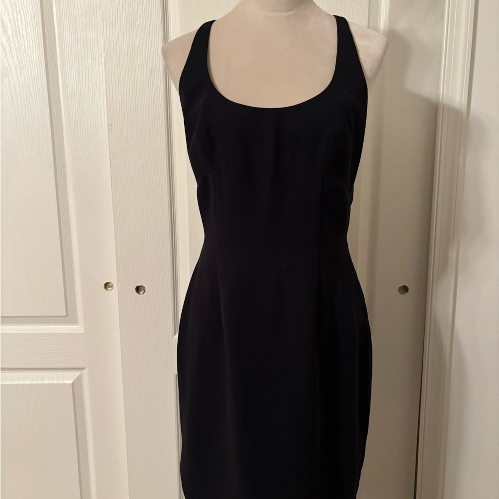 Elegant Black Backless Dress - Picture 2 of 9